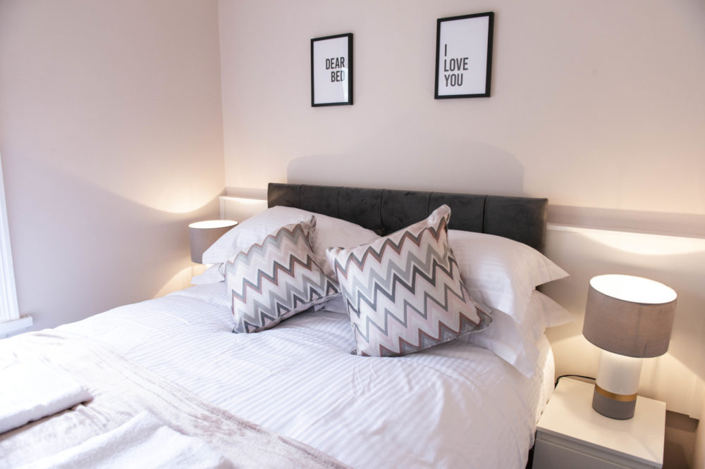 Highcliffe Apartments Pebble Suite Bedroom