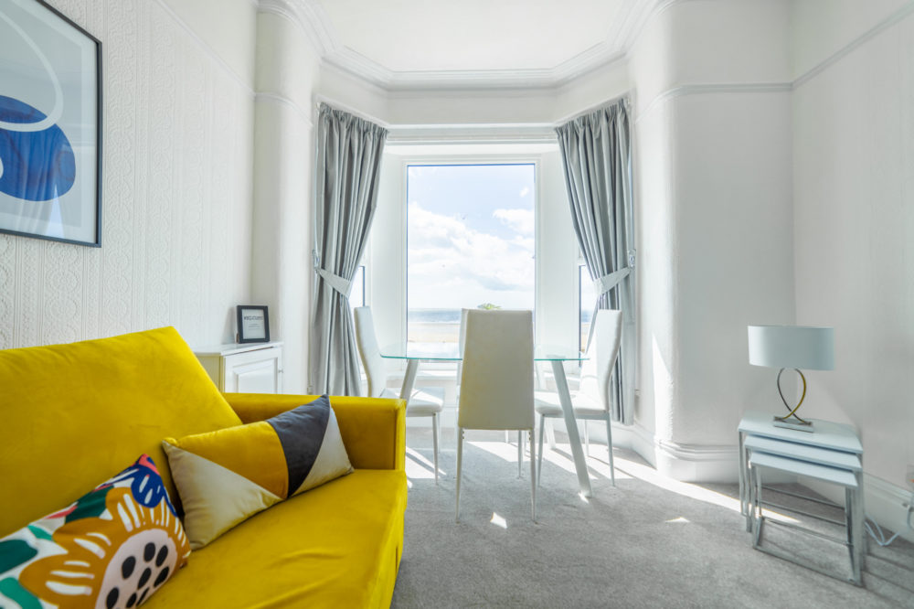 Highcliffe Apartments Seaview Suite Living Area