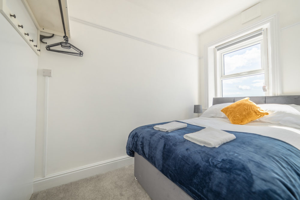 Highcliffe Apartments Seaview Suite Bedroom